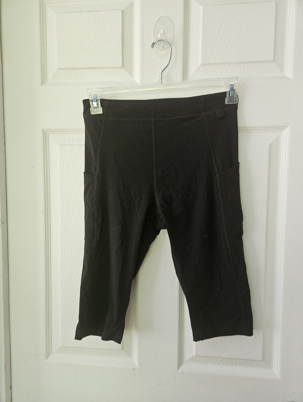HALARA Black Capri Leggings with Hidden Pockets